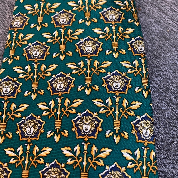 Versace tie - Picture 5 of 6